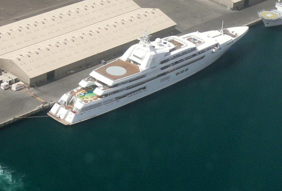 dubai-yacht